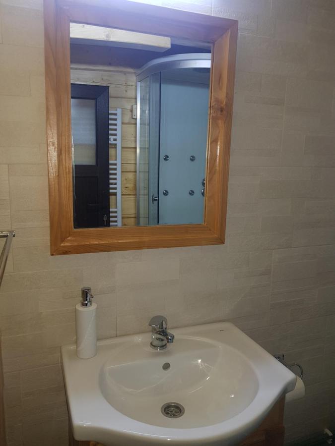 Tulean Cabin Săcel Екстериор снимка